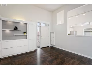 Photo #2: 481602208 Listing