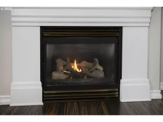 Photo #5: 481602208 Listing