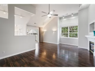 Photo #6: 481602208 Listing