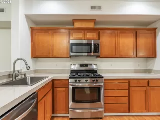 Photo #5: 482416492 Listing