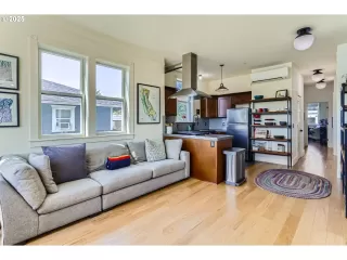 Photo #3: 482418809 Listing