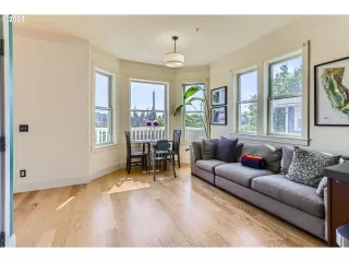 Photo #4: 482418809 Listing