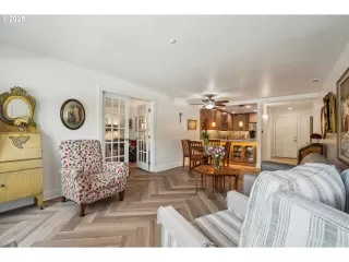 Photo #2: 482551622 Listing