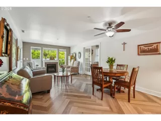 Photo #3: 482551622 Listing