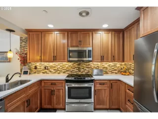 Photo #5: 482551622 Listing