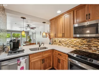 Photo #6: 482551622 Listing