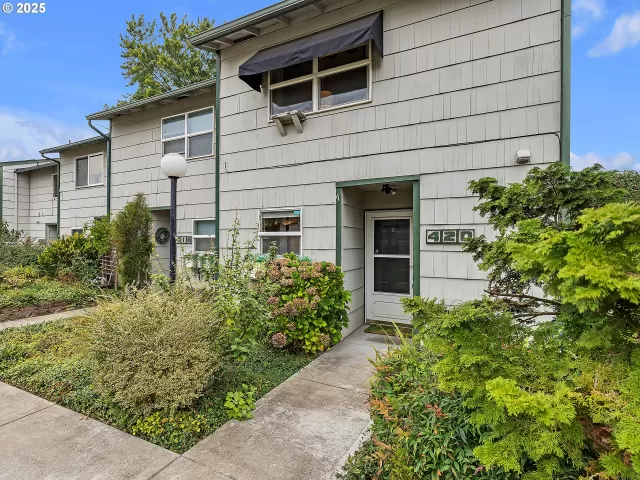 MLS: 482734392 Condo For Sale