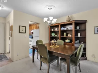 Photo #5: 482734392 Listing