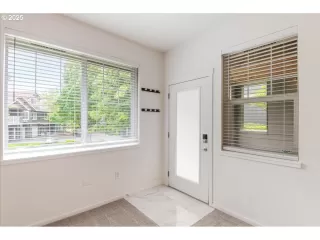 Photo #5: 484084514 Listing