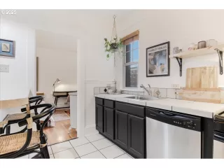 Photo #5: 484120798 Listing