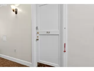 Photo #3: 484271686 Listing 