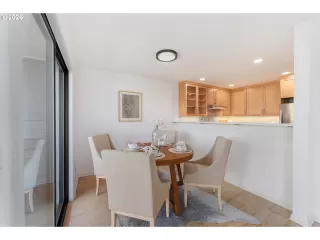 Photo #4: 484352939 Listing