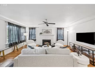 Photo #4: 484589083 Listing 