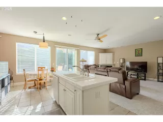 Photo #4: 484626092 Listing