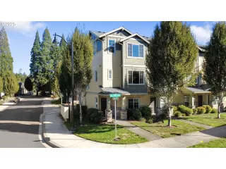 Browse active condo listings in SEQUOIA VILLAGE HILLSBORO