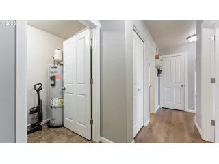 Photo #4: 485397048 Listing