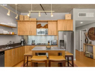 Photo #1: 485804165 Listing