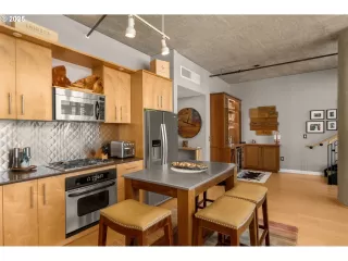 Photo #2: 485804165 Listing