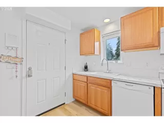 Photo #2: 485831136 Listing 