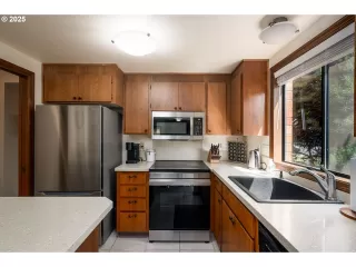 Photo #6: 486196322 Listing