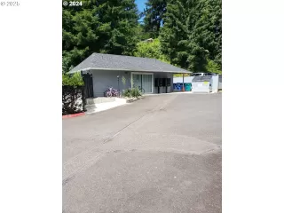 Photo #2: 486570631 Listing