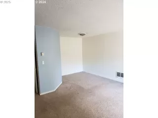 Photo #6: 486570631 Listing