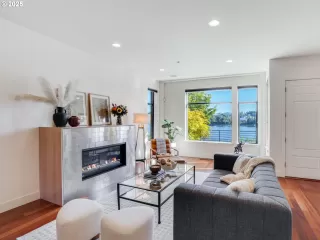 Photo #3: 487347373 Listing