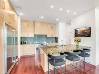 Photo #5: 487347373 Listing