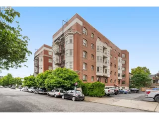 Photo #4: 487575148 Listing