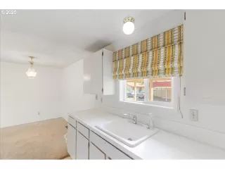 Photo #5: 488650744 Listing