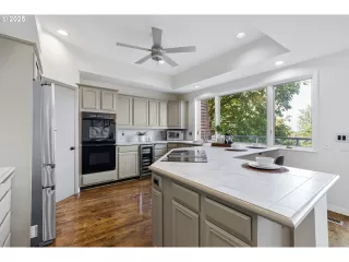 Photo #4: 488736877 Listing