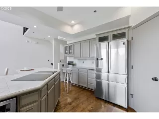 Photo #6: 488736877 Listing