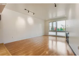 Photo #2: 489638197 Listing 