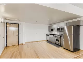 Photo #6: 489638197 Listing 