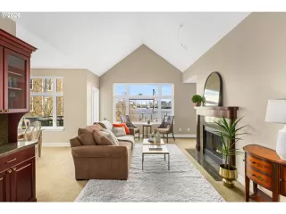 Photo #5: 490587285 Listing