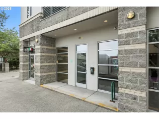 Photo #6: 490768335 Listing