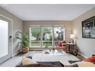 Photo #4: 490935506 Listing