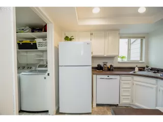 Photo #5: 491423788 Listing 