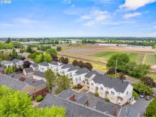More Details about MLS # 491638013 : 15711 NE BEECH ST