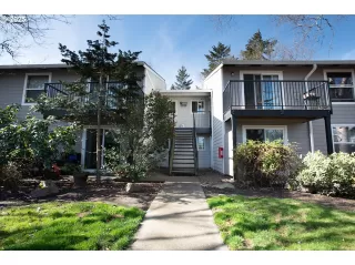 Photo #4: 492361548 Listing