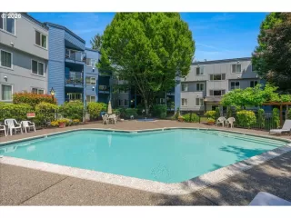 Photo #2: 492562503 Listing
