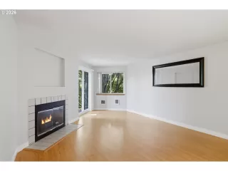 Photo #5: 492562503 Listing