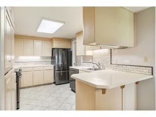 Photo #6: 492797549 Listing