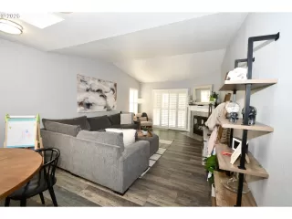 Photo #1: 493178088 Listing