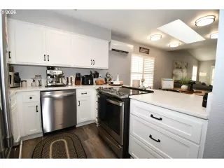 Photo #2: 493178088 Listing