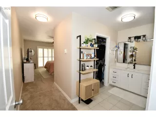 Photo #6: 493178088 Listing