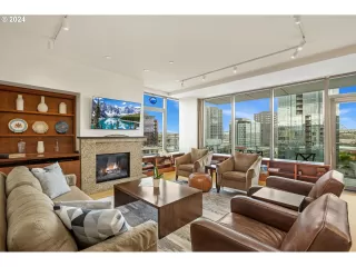 Photo #3: 493291578 Listing
