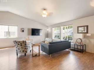 More Details about MLS # 493736239 : 7306 NE 43RD ST