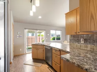 Photo #2: 493736239 Listing