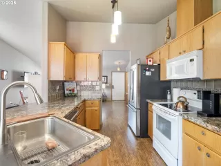 Photo #3: 493736239 Listing